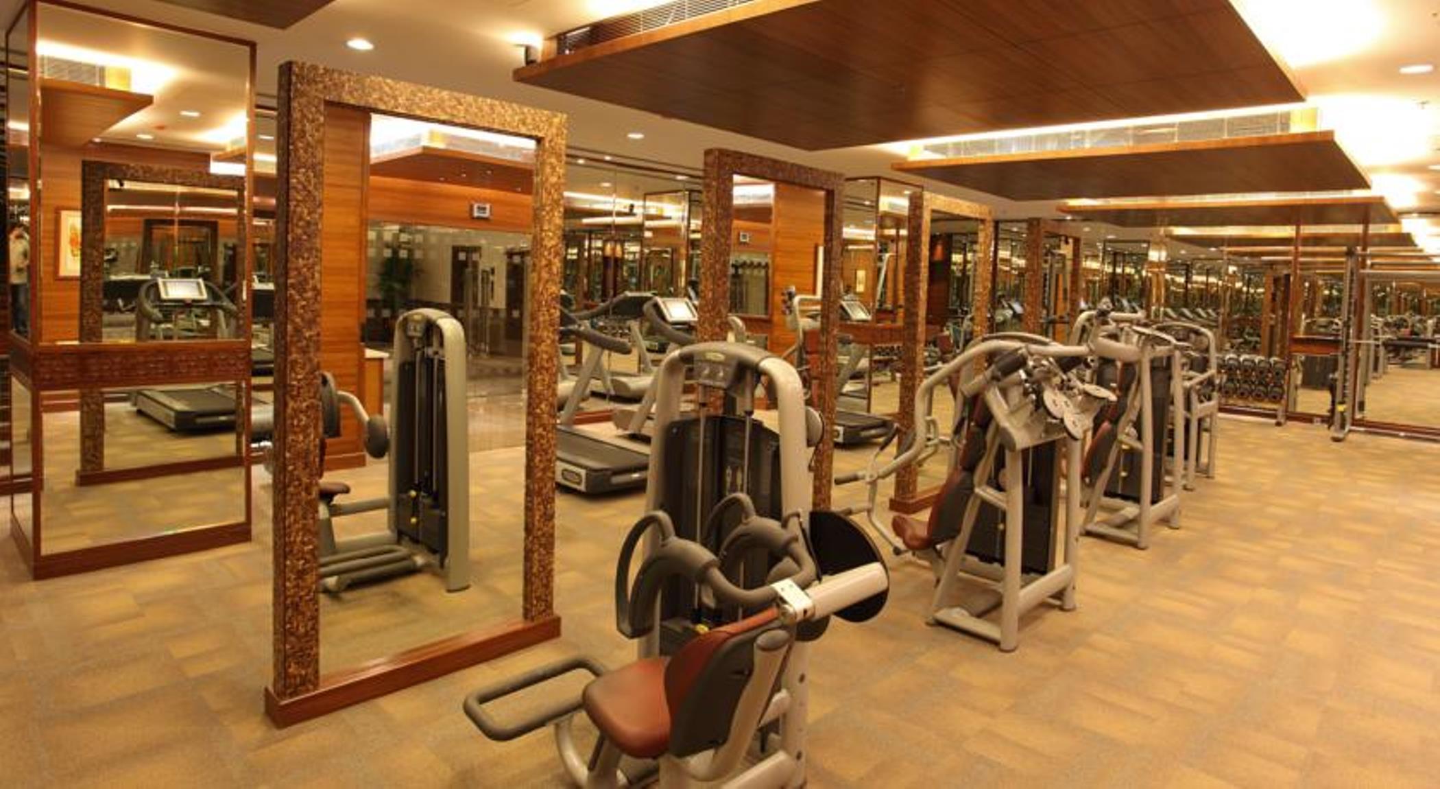 孟买拉利特酒店 外观 照片 The gym at the Taj Mahal Palace