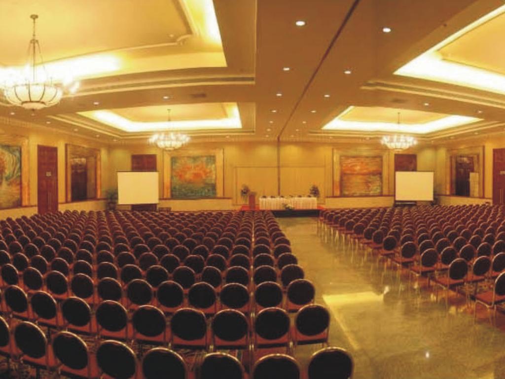 孟买拉利特酒店 外观 照片 The Grand Ballroom