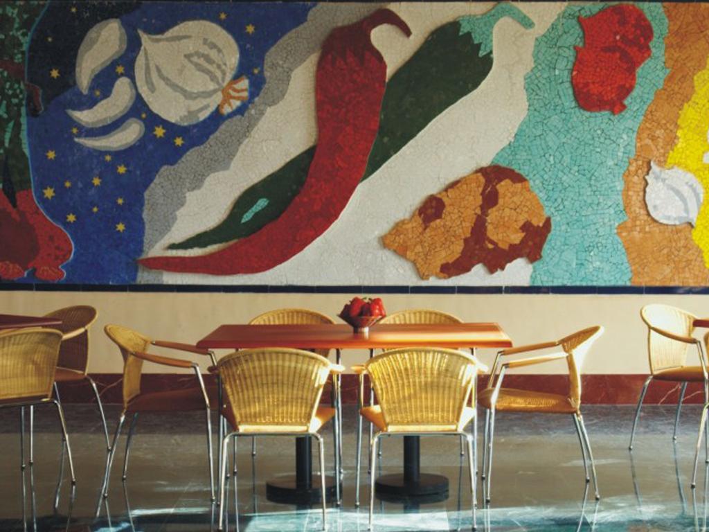 孟买拉利特酒店 外观 照片 Interior of a Chipotle restaurant